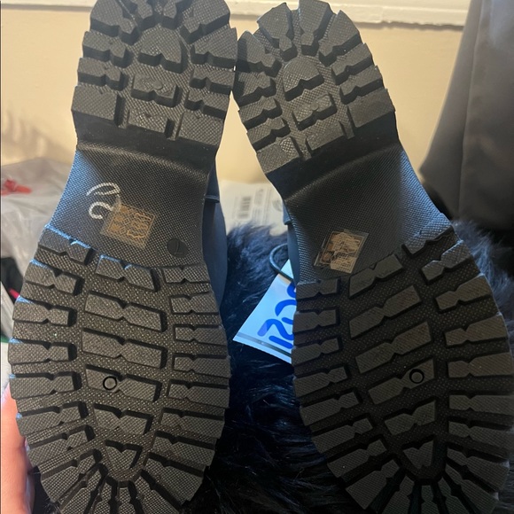 Ladies Black Boots - Picture 8 of 11